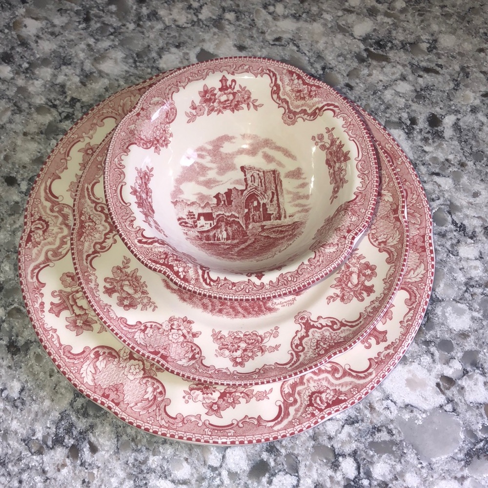 Johnson brother plate set including 1-bowl, 8 inch plate, and 10 inch plate.